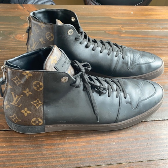 LOUIS VUITTON Calfskin Suede Damier Graphite Aventure High Top Sneakers 8 185770
